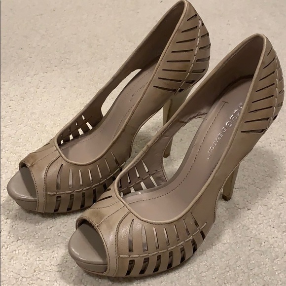 BCBG Generation Heels - Picture 2 of 8